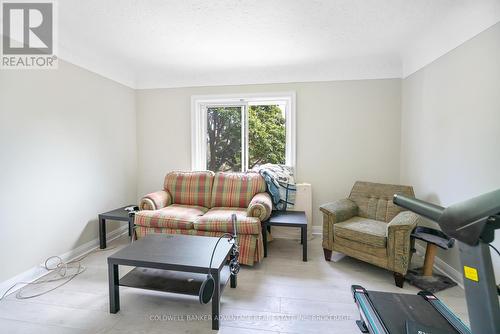 1 bedroom upper Unit 3 - 51 Lyons Avenue, Welland (Lincoln/Crowland), ON - Indoor Photo Showing Living Room