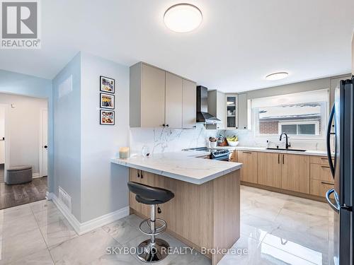 3878 Midhurst Lane, Mississauga, ON - Indoor Photo Showing Kitchen