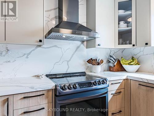 3878 Midhurst Lane, Mississauga, ON - Indoor Photo Showing Kitchen