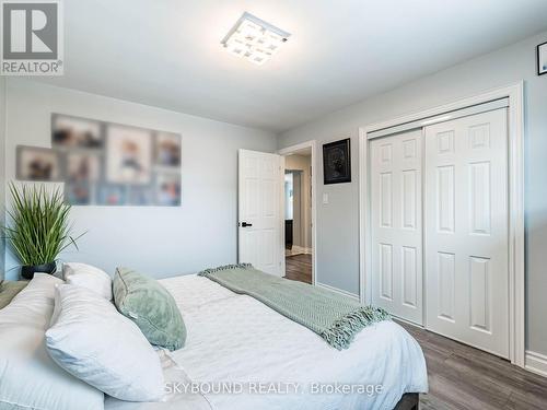 3878 Midhurst Lane, Mississauga, ON - Indoor Photo Showing Bedroom