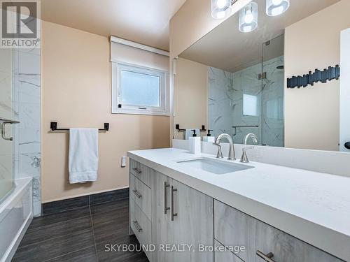 3878 Midhurst Lane, Mississauga, ON - Indoor Photo Showing Bathroom