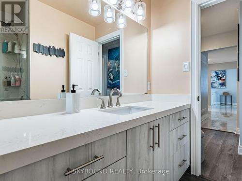 3878 Midhurst Lane, Mississauga, ON - Indoor Photo Showing Bathroom