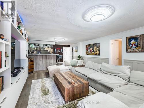 3878 Midhurst Lane, Mississauga, ON - Indoor Photo Showing Living Room