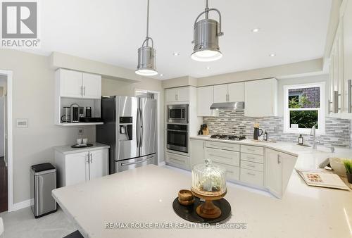 79 Watford Street, Whitby (Brooklin), ON - Indoor Photo Showing Kitchen With Stainless Steel Kitchen With Upgraded Kitchen