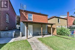 Separate side entrance + walk-out from backyard - 