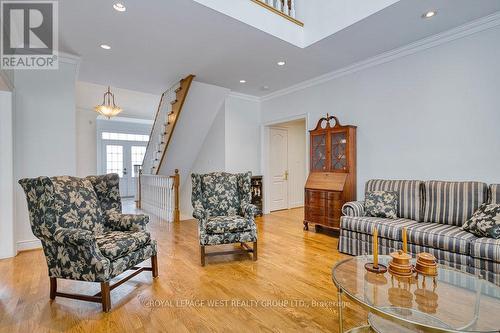 8 - 1205 Clarkson Road N, Mississauga, ON - Indoor Photo Showing Living Room