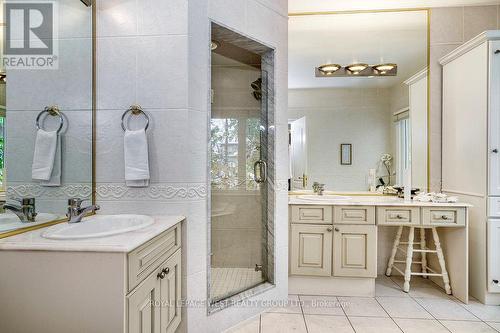 8 - 1205 Clarkson Road N, Mississauga, ON - Indoor Photo Showing Bathroom