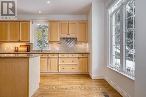 8 - 1205 Clarkson Road N, Mississauga, ON - Indoor Photo Showing Kitchen