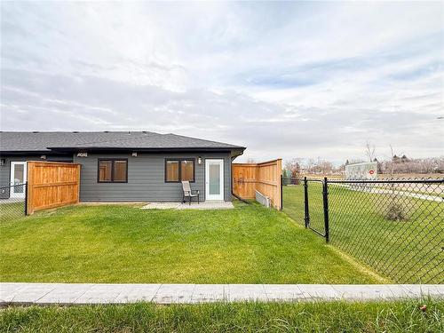 2 Dietrich Bay, Brandon, MB - Outdoor