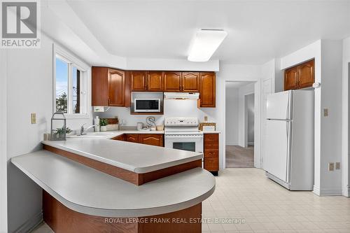544 Fortye Drive, Peterborough (Otonabee Ward 1), ON - Indoor Photo Showing Kitchen