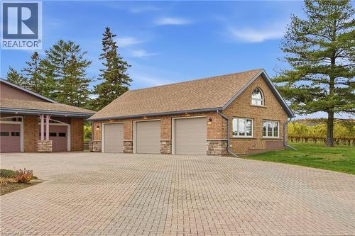 4850 Hillside Drive, Beamsville, ON - Outdoor With Deck Patio Veranda