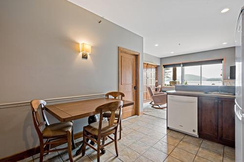 Dinette - 20-2396 Rue Labelle, Mont-Tremblant, QC - Indoor Photo Showing Other Room