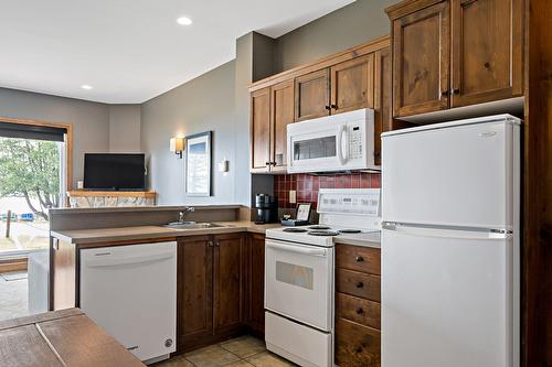 Kitchen - 20-2396 Rue Labelle, Mont-Tremblant, QC - Indoor Photo Showing Kitchen