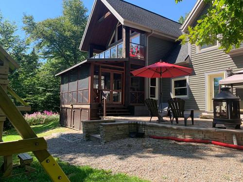 Façade - 7 Av. Du Rocher, Lac-Delage, QC - Outdoor