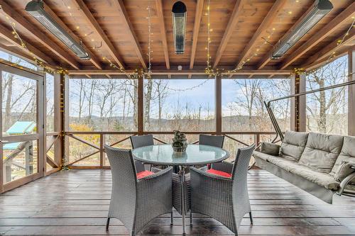 Terrasse - 7 Av. Du Rocher, Lac-Delage, QC - Indoor