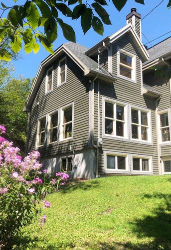 Façade - 7 Av. Du Rocher, Lac-Delage, QC - Outdoor