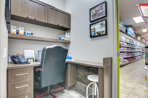 Commerce - Td Zoo-12675 Rue Sherbrooke E., Montréal (Rivière-Des-Prairies/Pointe-Aux-Trembles), QC 