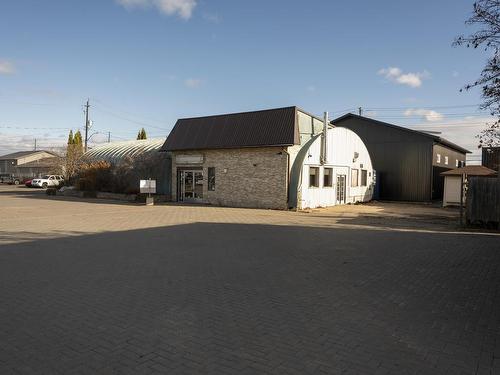 561 Tenth Ave., Thunder Bay, ON 