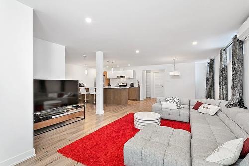 Living room - 329 Rue James, Shawville, QC - Indoor Photo Showing Living Room
