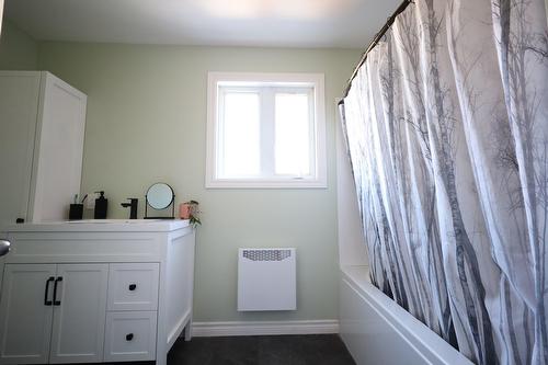 Salle de bains - 985 Rue Adélard, Saint-Pascal, QC - Indoor Photo Showing Bathroom