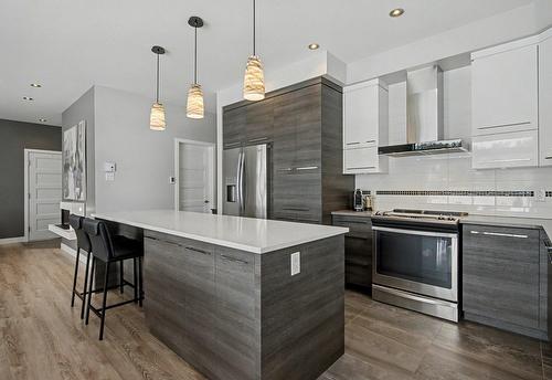 Cuisine - 101-466 Rue Jean-Talon, Saint-Jean-Sur-Richelieu, QC - Indoor Photo Showing Kitchen With Upgraded Kitchen