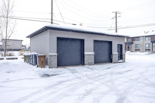 Garage - 101-466 Rue Jean-Talon, Saint-Jean-Sur-Richelieu, QC - Outdoor