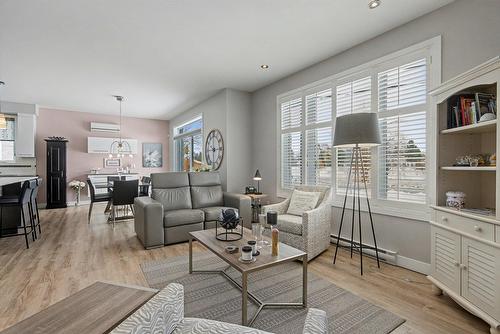 Salon - 101-466 Rue Jean-Talon, Saint-Jean-Sur-Richelieu, QC - Indoor Photo Showing Living Room