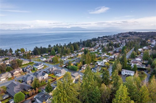 5621 Hammond Bay Rd, Nanaimo, BC 