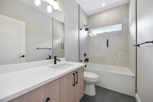 6983 Hagan Rd, Central Saanich, BC 