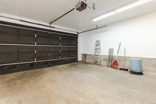 6027 Marie Pl, Nanaimo, BC 