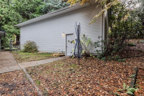 6027 Marie Pl, Nanaimo, BC 