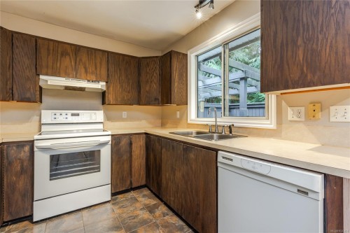 6027 Marie Pl, Nanaimo, BC 