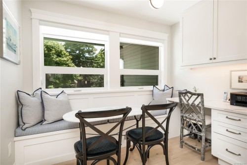 2780 Arbutus Rd, Saanich, BC 