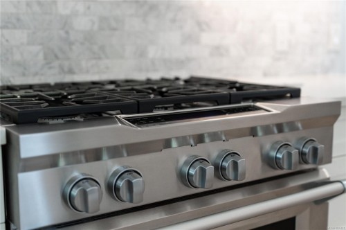 2780 Arbutus Rd, Saanich, BC 