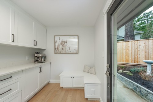 2780 Arbutus Rd, Saanich, BC 