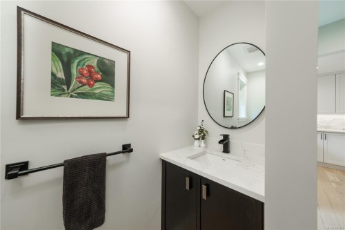 2780 Arbutus Rd, Saanich, BC 