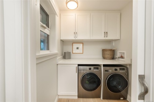 2780 Arbutus Rd, Saanich, BC 