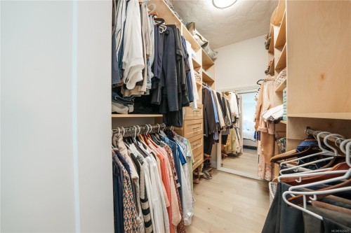 2780 Arbutus Rd, Saanich, BC 