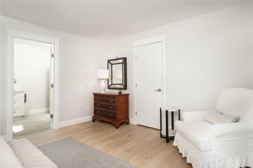 2780 Arbutus Rd, Saanich, BC 