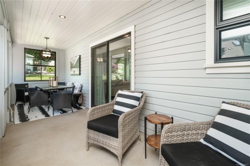 2780 Arbutus Rd, Saanich, BC 