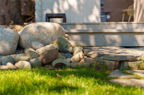 2780 Arbutus Rd, Saanich, BC 