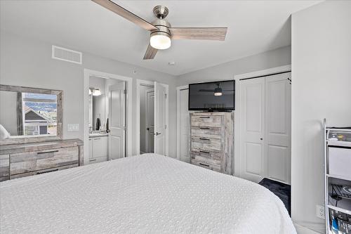 40-13098 Shoreline Way, Lake Country, BC - Indoor Photo Showing Bedroom
