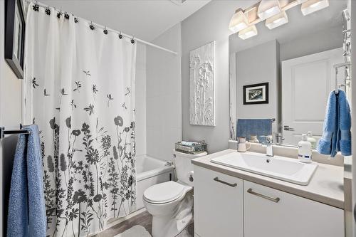 40-13098 Shoreline Way, Lake Country, BC - Indoor Photo Showing Bathroom