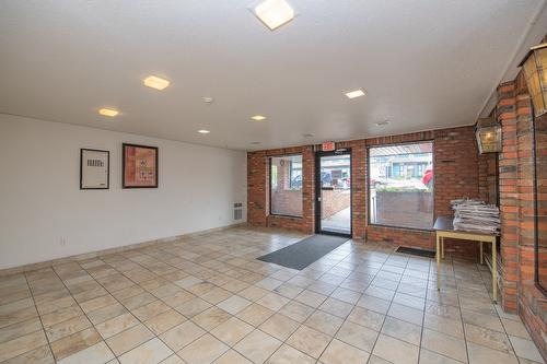 108-3304 35 Avenue, Vernon, BC - Indoor Photo Showing Other Room