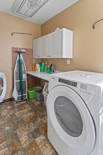 409 33Rd Avenue, Erickson, BC - Indoor Photo Showing Laundry Room