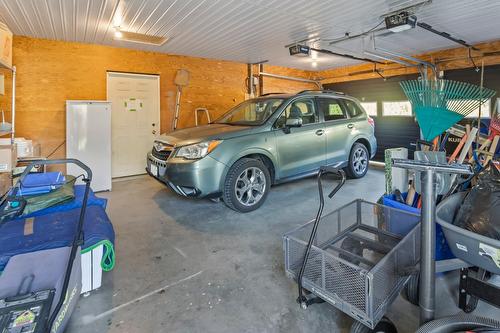 409 33Rd Avenue, Erickson, BC - Indoor Photo Showing Garage
