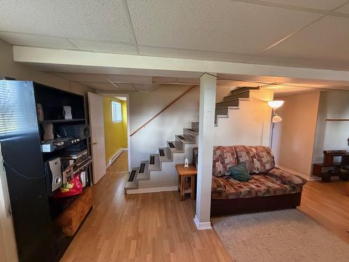 Salle familiale - 278 Boul. Perron O., Caplan, QC - Indoor