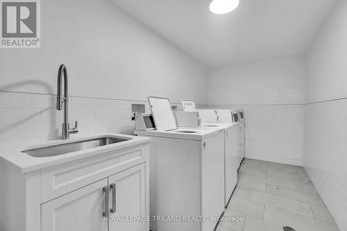 8 - 20 Craig Street, London South (South F), ON - Indoor Photo Showing Laundry Room