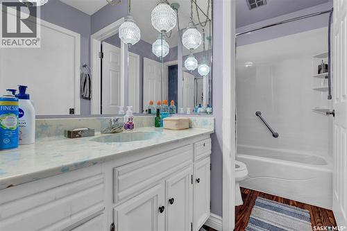 118 Mcsherry Crescent, Regina, SK - Indoor Photo Showing Bathroom