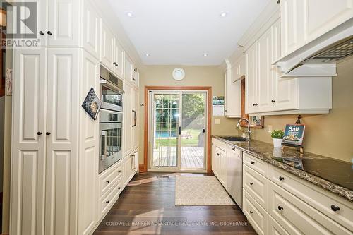 4698 Sandy Cove Drive, Lincoln (Lincoln Lake), ON - Indoor Photo Showing Kitchen